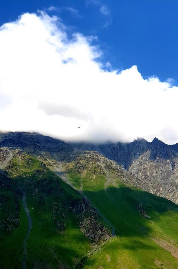 Отель North Kazbegi Степанцминда-9