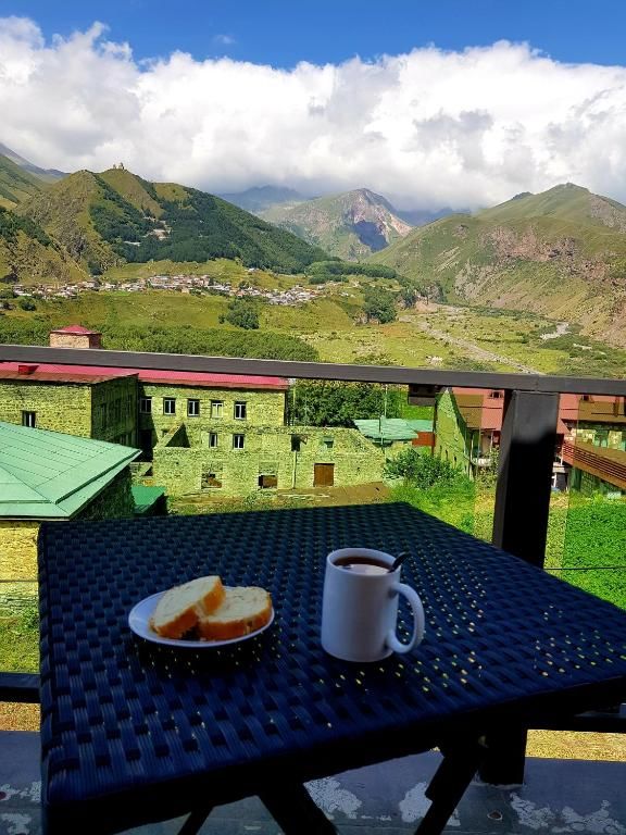 Отель North Kazbegi Степанцминда-69